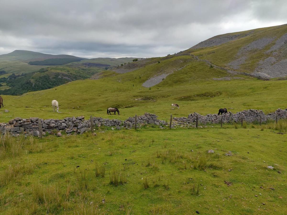 Pentre Riding Stables Hotel Abercraf Exterior foto